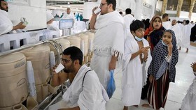 5 Cara Mendapatkan Air Zamzam Asli di Masjid Nabawi, Cek Aturannya