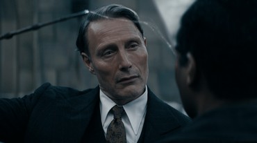 img-title Pendapatan 'Fantastic Beasts 3' Jeblok di Pekan Pertama, Imbas Skor Busuk?