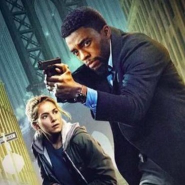 Kerennya Chadwick Boseman Gagalkan Aksi Perampokan di '21 Bridges'