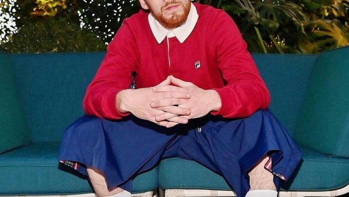 Pasanganmu Cuek Masalah Penampilan? Dia Bisa Contek Gaya Angus Cloud dari Euphoria Agar Lebih Stylish