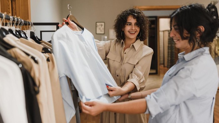 Biar THR Nggak Langsung Habis, Ini Cara Hitung Budget untuk Belanja Barang Fashion Biar THR Nggak Langsung Habis, Ini Cara Hitung Budget untuk Belanja Barang Fashion