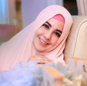 Gaya Busana Nuansa Pastel ala Risty Tagor, Biar Makin Hits dan Glowing Saat Bukber!