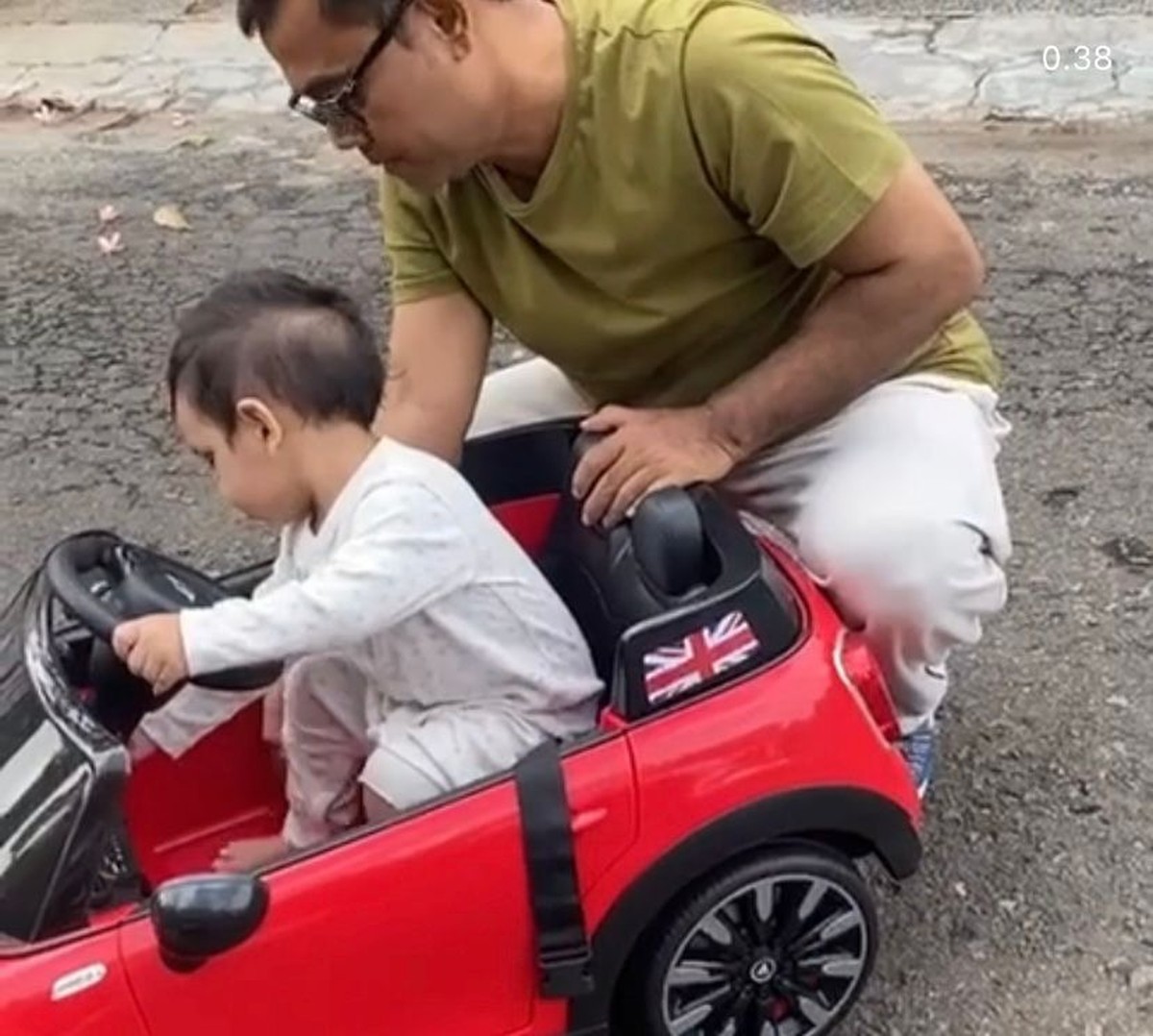 H Faisal dan Gala Sky