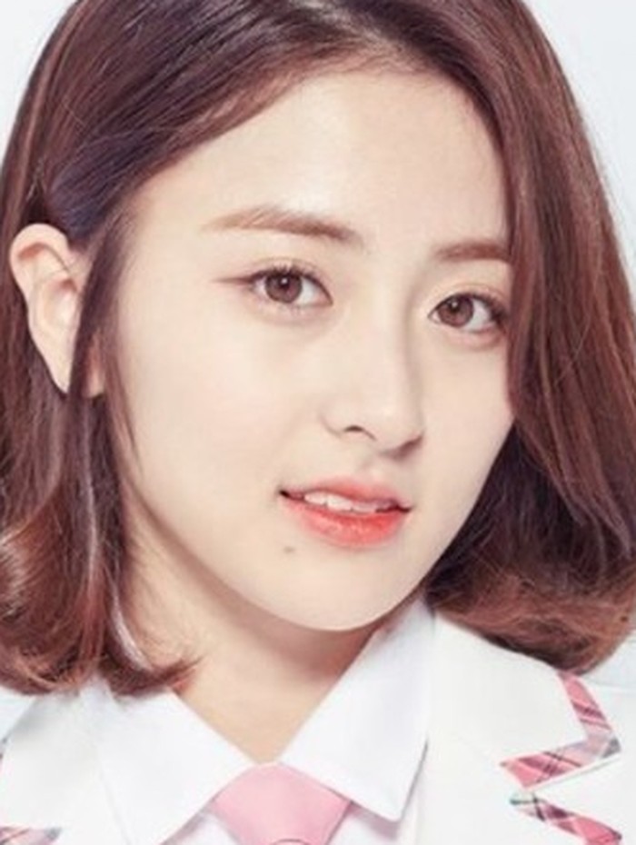 Yunjin atau dikenal juga sebagai Huh Yun Jin pertama kali diperkenalkan ke publik sebagai trainee Pledis Entertainment pada tahun 2018 lalu, lewat program acara Produce 48./ foto: MNet Official