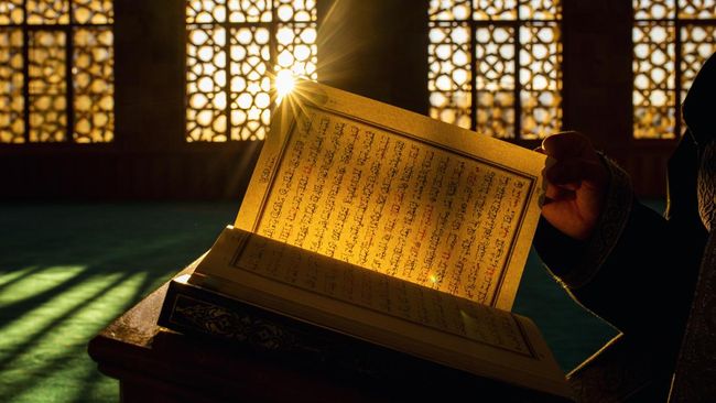 Surat Al Fath merupakan salah satu surat dalam Al Qur'an yang dianjurkan dibaca umat Islam pada awal bulan Ramadhan. Apa saja keutamaan surat ini?
