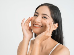 Rekomendasi 7 Skin Tint yang Bikin Kulit Mulus, Lebih Ringan dari Foundation