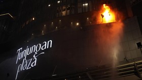 Polisi: Sumber Api Kebakaran Tunjungan Plaza dari Lantai 10