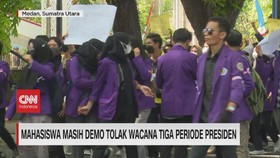 VIDEO: Mahasiswa Masih Demo Tolak Wacana Tiga Periode Presiden