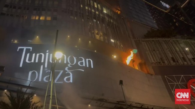 Pemkot Surabaya menyatakan sertifikat layak fungsi Tunjungan Plaza 5 yang baru saja mengalami kebakaran sudah habis masa berlakunya sejak 2021.