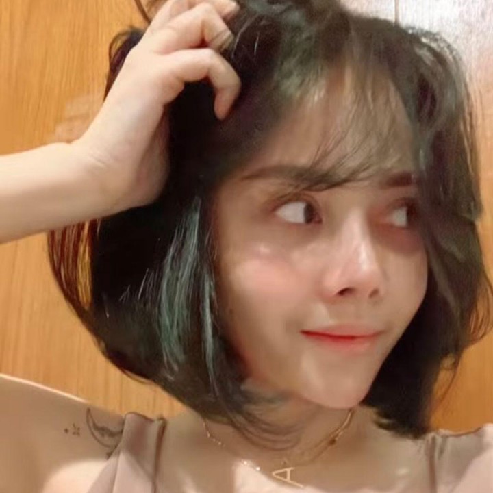 <p>Mawar mengunggah sebuah video yang memperlihatkan perubahan gaya rambutnya dari waktu ke waktu. Ternyata, Mawar acap kali merubah warna dan gaya rambut, Bunda. (Foto: Instagram: @mysamawar)</p>