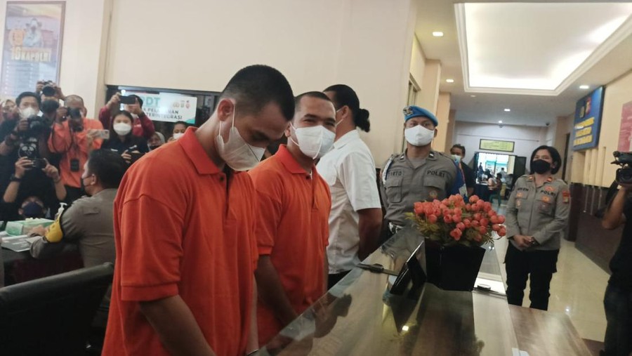 Putra Siregar dan Rico Valentino
