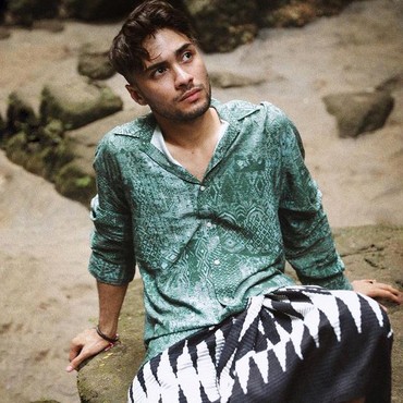 10 Potret Tampan Refal Hady Alias 'Mas Bian' yang Bikin Oleng Jadi Sorotan