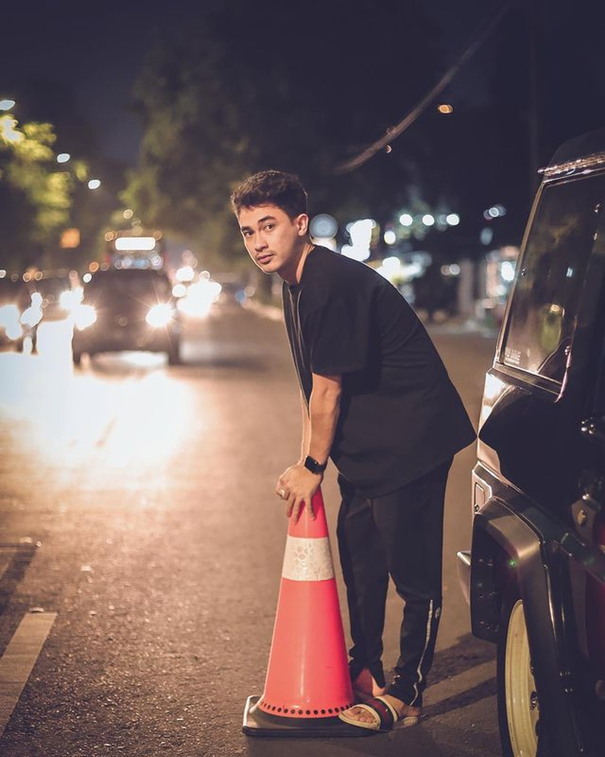 Rico Valentino sosok artis yang ditangkap bersama Putra Siregar