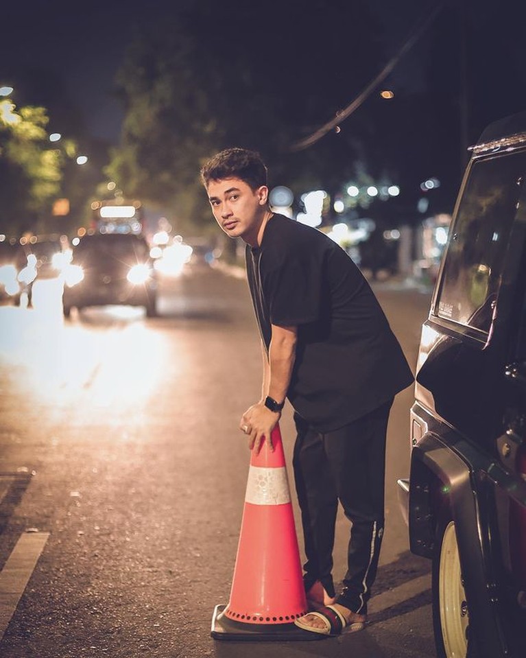 Rico Valentino sosok artis yang ditangkap bersama Putra Siregar