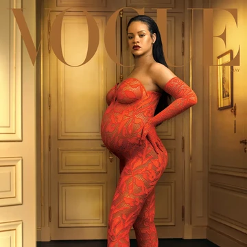 img-title Rihanna Pamer Baby Bump di Cover Vogue Terbaru! Bocorkan Kemesraannya dengan A$AP Rocky