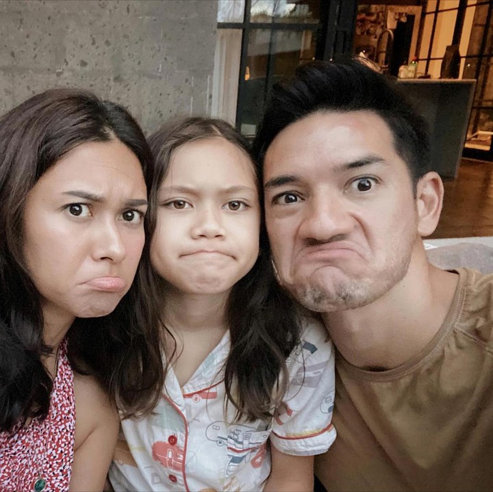 <p>Kalau dilihat dari potret berikut, menurut Bunda Sarah lebih mirip dengan siapa? (Foto: Instagram @andrew.white.)<br /><br /><br /></p>