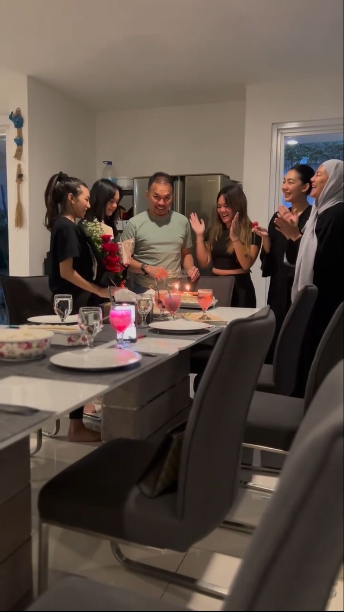 Sarita Abdul Mukti rayakan ulang tahun Faisal Harris