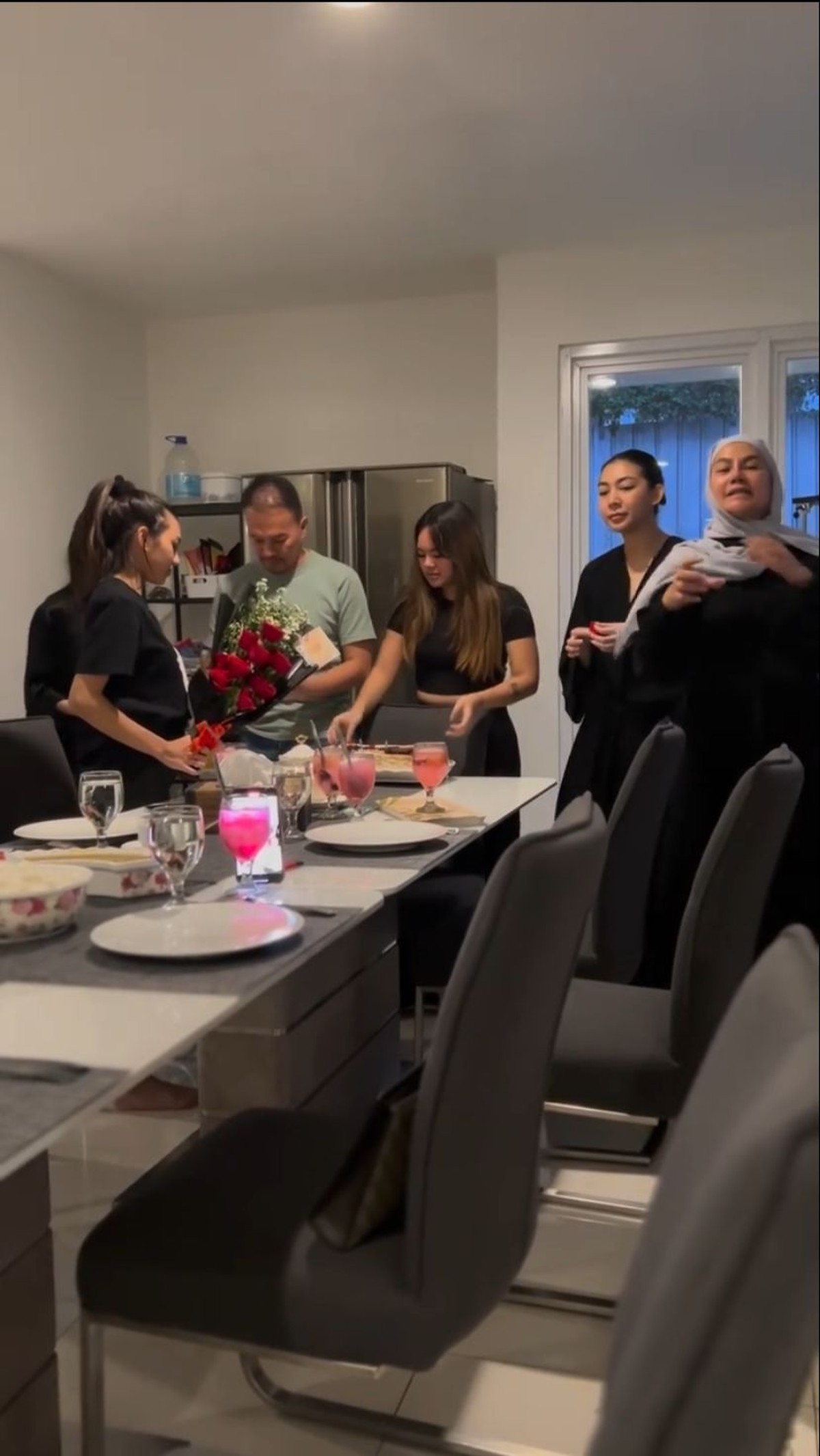 Sarita Abdul Mukti rayakan ulang tahun Faisal Harris