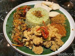 Sawaregmoe Resto :  Nasi Rames Ayam Serai dan Mie Nyemek Bebek Asap yang Bikin Kenyang