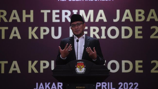 Ketua KPU Hasyim Asy'ari menyebut pengurus parpol yang ingin mendaftar sebagai calon anggota DPD harus mundur terlebih dahulu.