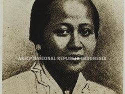 10 Puisi Bertema Kartini untuk Lomba Hari Kartini 2025