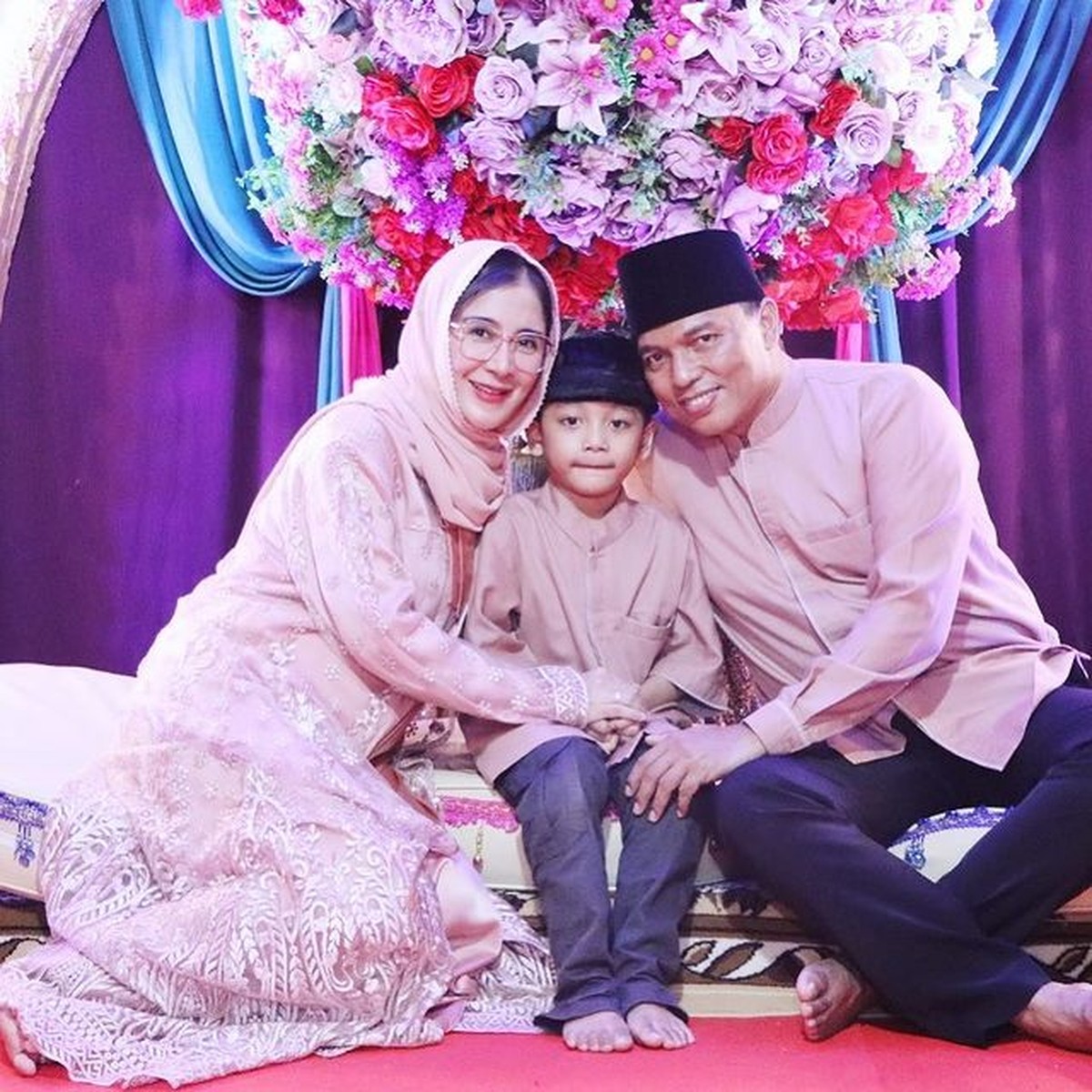 Momen tasyakuran 7 bulanan sekaligus perayaan ulang tahun yang ke 40