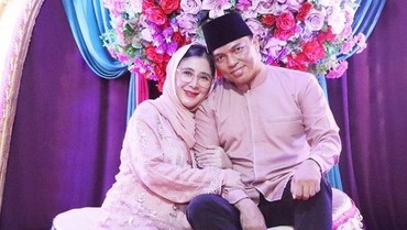 img-title Uut Permatasari Melahirkan Anak ke-2, Nama Anak Jadi Sorotan