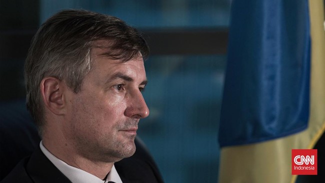 Dubes Ukraina di RI, Vasyl Hamianin, mengatakan Presiden Volodymyr Zelenzky akan hadir jika Presiden Rusia Vladimir Putin hadir di KTT G20 Bali.