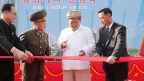 Kim Jong-un Kasih Hadiah Apartemen Mewah ke Presenter Veteran