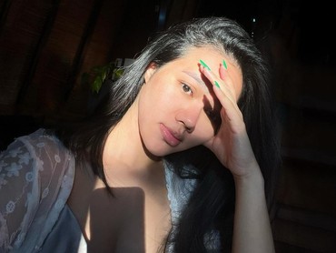 img-title Yura Yunita Bongkar Grup WA Berisi Artis-Presiden Berzodiak Gemini Bikinan Ahmad Dhani