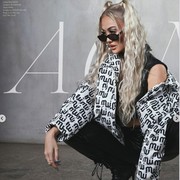 Modis dan  Nyentrik, Intip 6 Gaya Panggung Agnez Mo