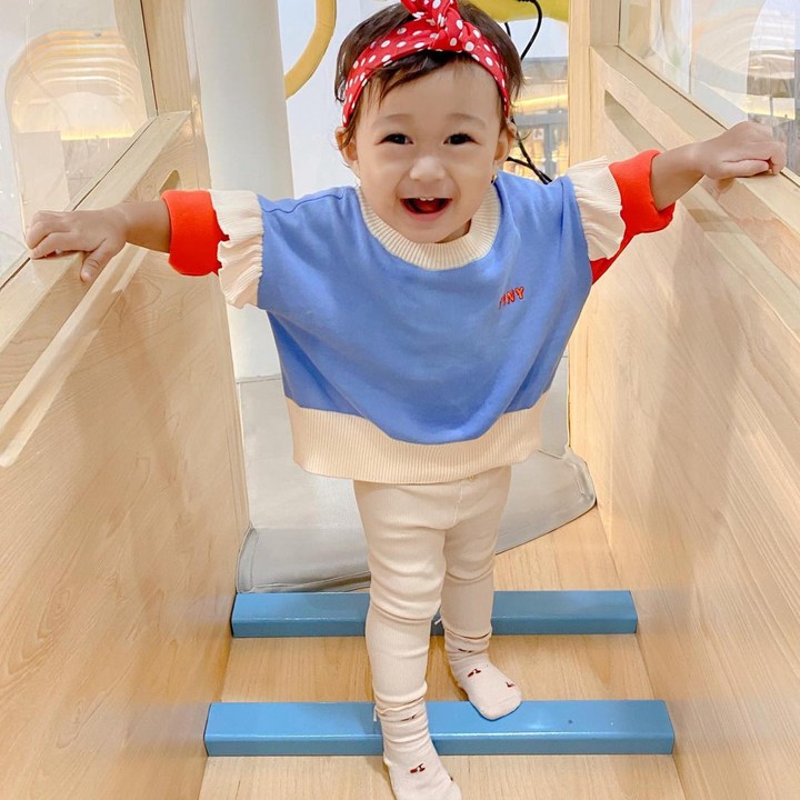 <p>Bagaimana tidak, Baby Rumi selalu tampil dengan gaya yang modis. Hal ini tentu membuatnya terlihat semakin menggemaskan, ya? (Foto: Instagram @dianpelangi)<br /><br /><br /></p>
