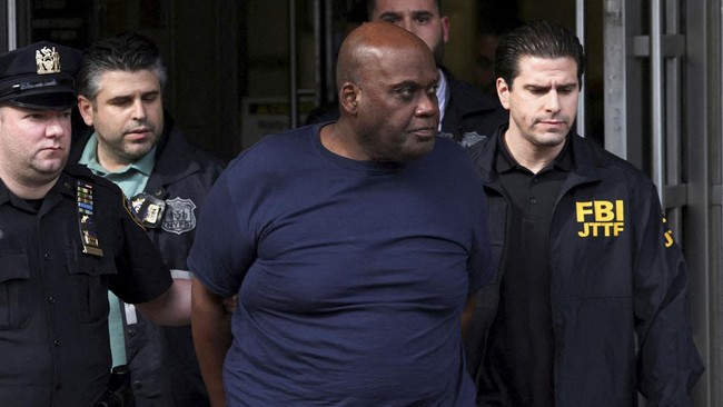 Pelaku penembakan kereta bawah tanah New York, Frank James, didakwa melakukan tindakan teror dengan ancaman penjara hingga seumur hidup.
