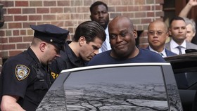 FOTO: Senyum Pelaku Penembakan Kereta New York Saat Ditangkap