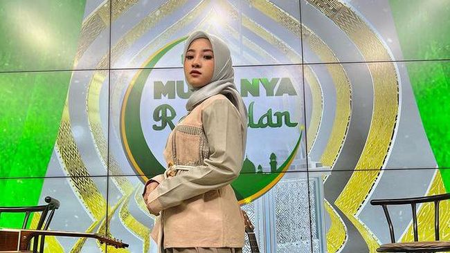 10 Potret Calon Istri Nassar yang Disebut Mirip Nissa Sabyan - Foto 1