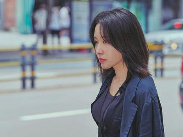img-title Review 'Grid' Eps 9: Kim Ah Joong Ada Hubungan Darah dengan Lee Si Young?