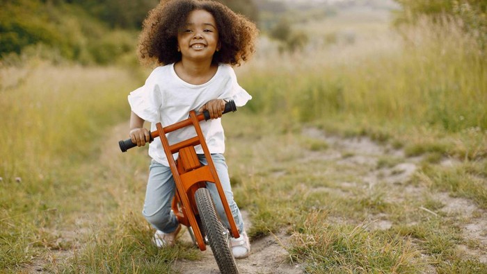 Mengenal Manfaat Balance Bike, Sepeda Tanpa Pedal untuk Latih Keseimbangan Anak