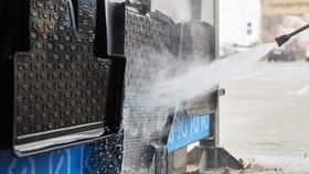 Rutin Bersihkan Karpet Mobil Agar Tak Jadi Sarang Kuman