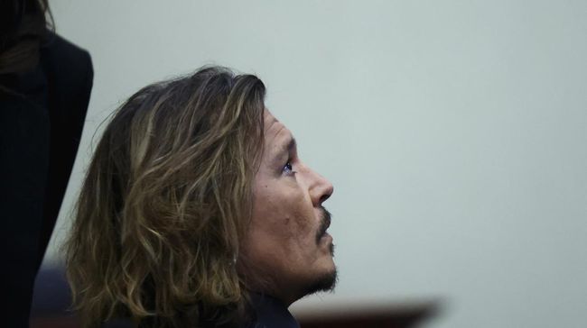 Isi pesan singkat Johnny Depp kepada sahabat diungkap dalam hari ketiga persidangan gugatan pencemaran nama baik di Pengadilan Fairfax County Circuit, AS.