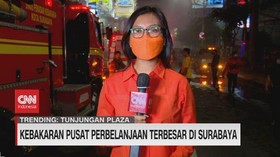 VIDEO: Kebakaran Pusat Perbelanjaan Terbesar di Surabaya