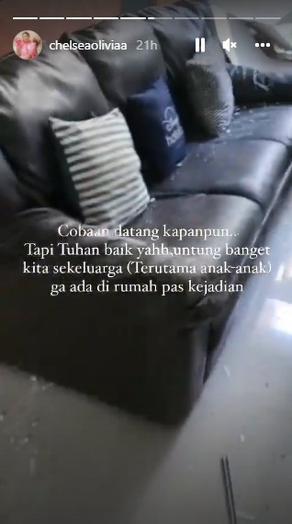 Potret rumah Chelsea Olivia yang Ambruk