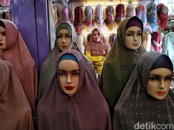 Miris! 1 Miliar Jilbab Impor Laku Keras di RI, Produk Lokalnya ke Mana?