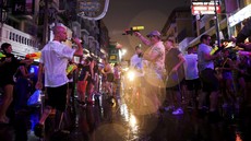 Perang Air, Kenapa 287 Orang Bisa Tewas di Festival Songkran Thailand?