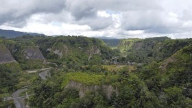 FOTO: Hijau dan Tenang di Ngarai Sianok Sumbar