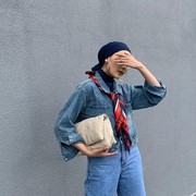 OOTD Hijab Tampil Beda dengan Tambahan Aksesori Scarf, Tertarik Mencoba?