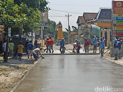 5 Fakta Crazy Rich Grobogan Bangun Jalan Rp2,8 M, Dulunya Penjual Koran Bun