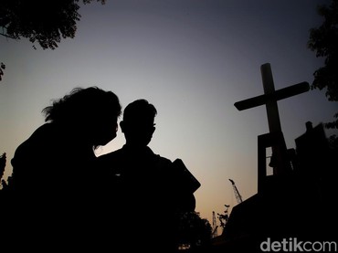 2 Artis Ini Mantap Putuskan Mualaf usai Pertanyakan Yesus