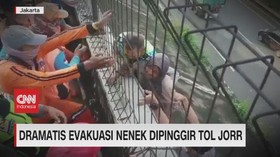 VIDEO: Dramatis Evakuasi Nenek Dipinggir Tol Jorr