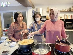 Spesial! Mama Rieta Bikin Bubur Kampiun Buat Buka Puasa Berisi 6 Jenis Bubur