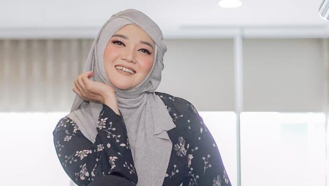 Kisah Cinta Sulis Bertemu Suami Baru, Dulu Pernah Diundang Nyanyi